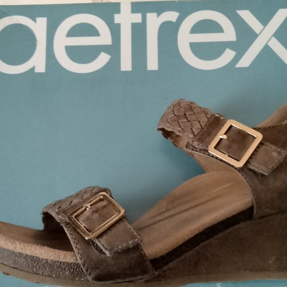 Aetrex Grace Taupe Leather Wedge